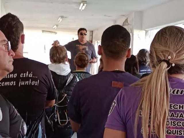 Municipales: aumento de 2,5% mensual y bono